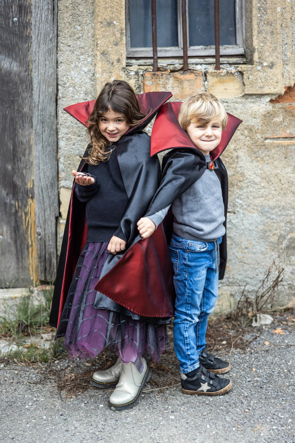 Great Pretenders Vampire Cape Size 5 6