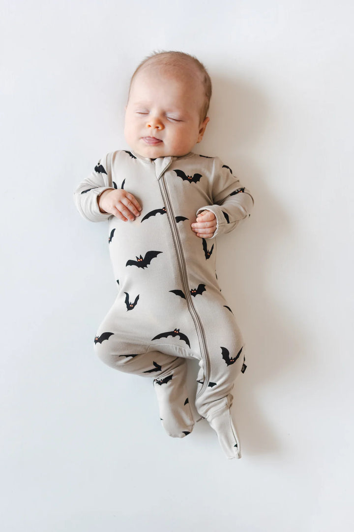 Kyte Baby Zippered Footie - Bats