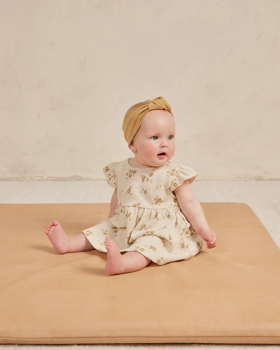 Quincy Mae Flutter Sleeve Dress - Honey Flower Quincy Mae Flutter Sleeve Dress - Honey Flower
