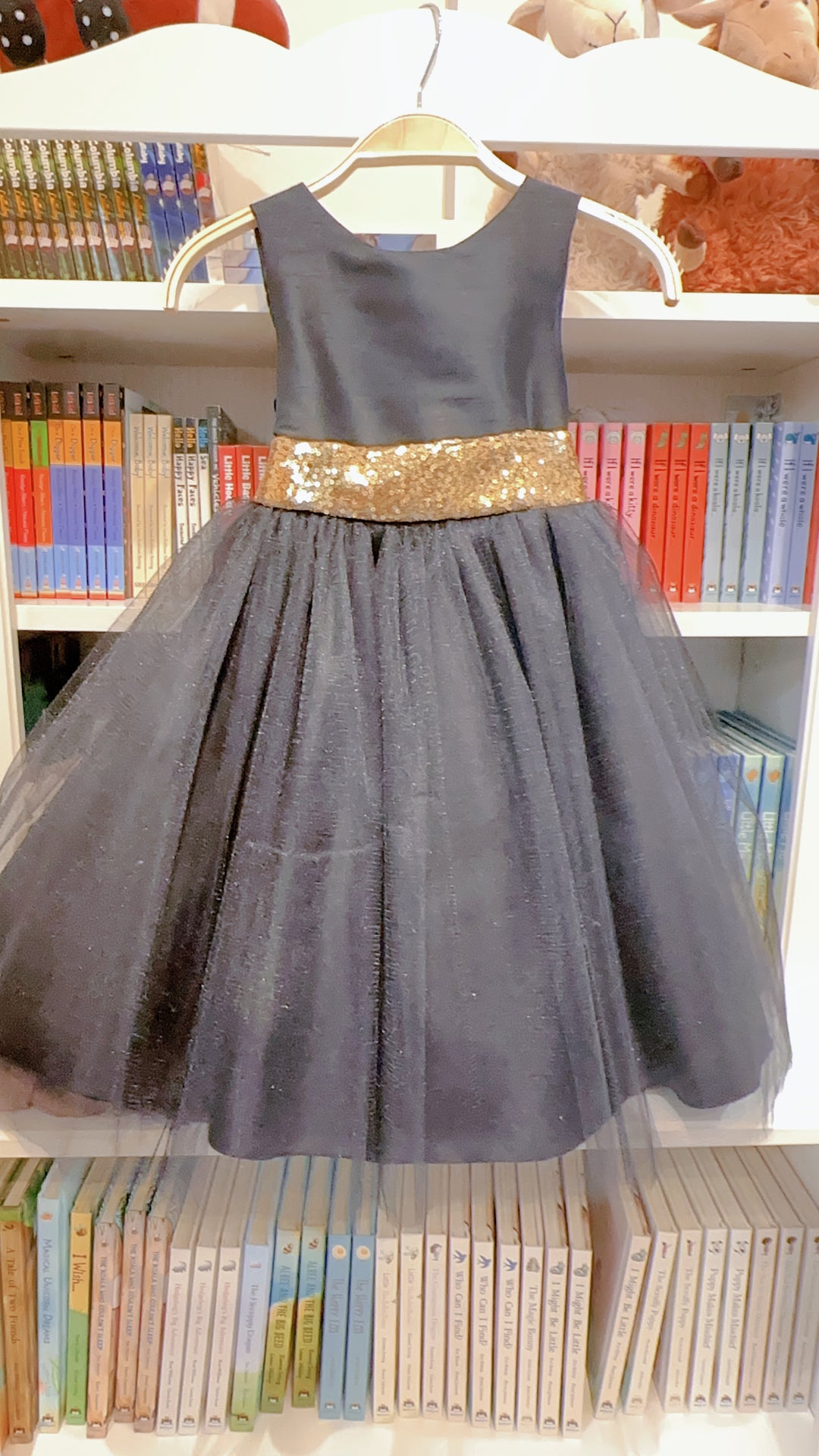 Jolene 498 Black and Gold Dress - 4Y Jolene 498 Black and Gold Dress - 4Y