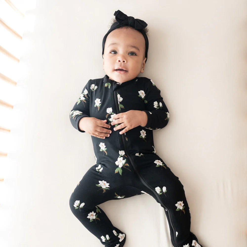 Kyte Baby Zippered Romper - Small Midnight Magnolia Kyte Baby Zippered Romper - Small Midnight Magnolia
